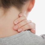 گردن درد عصبی | علائم گردن درد عصبی و درمان آن